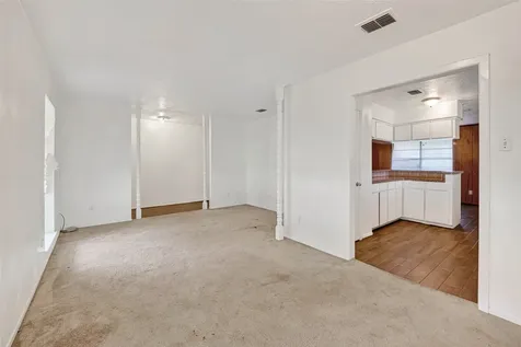 8158 Detroit Street Houston TX 77017