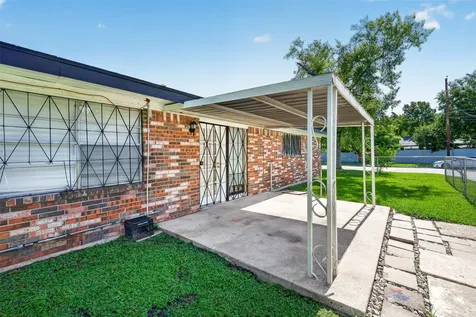 8158 Detroit Street Houston TX 77017
