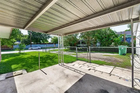 8158 Detroit Street Houston TX 77017