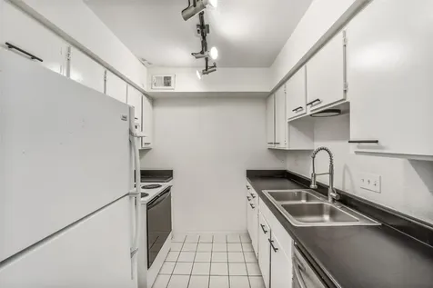 4643 Wild Indigo Street 414 Houston TX 77027