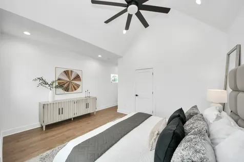5029 Broom Street C Houston TX 77091