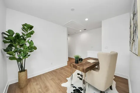 5029 Broom Street C Houston TX 77091