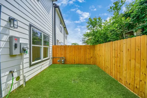 5029 Broom Street C Houston TX 77091