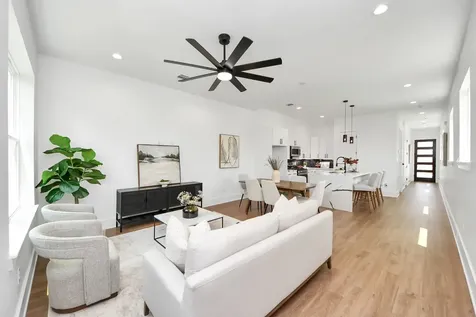 5029 Broom Street C Houston TX 77091