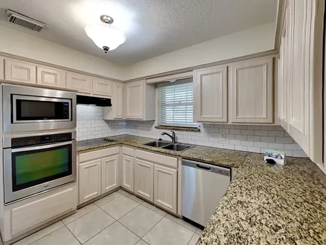 105 Saint Andrews Drive Friendswood TX 77546