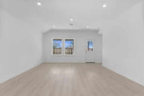 9103 Serene Haven Iowa Colony TX 77583