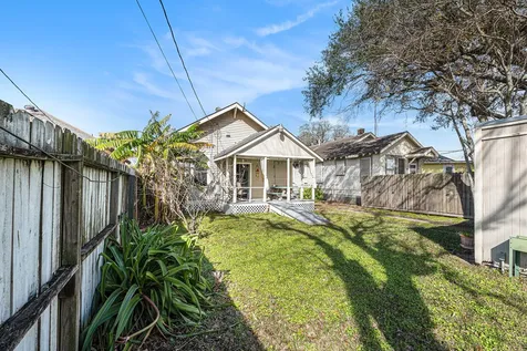 4419 Avenue Q 1/2 Galveston TX 77550