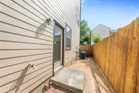 6524 Calder Street Houston TX 77007