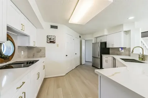 4231 Pelican Lane Galveston TX 77554