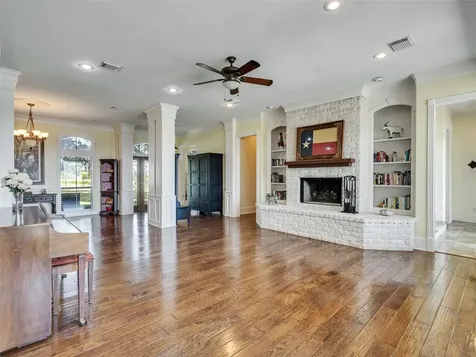 9265 Wren Lane Bellville TX 77418