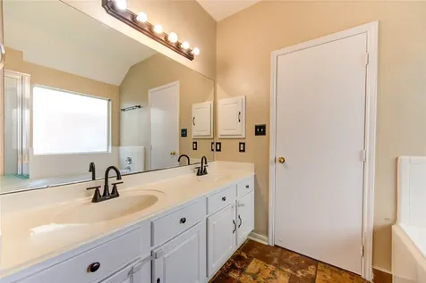 10622 Lonesome Dove Trail Houston TX 77095