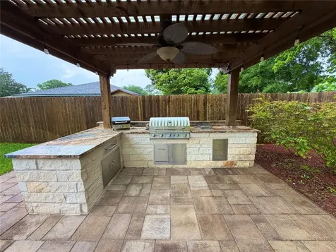 913 Cannan Drive Angleton TX 77515