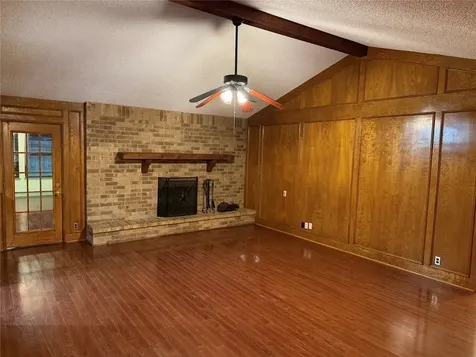 913 Cannan Drive Angleton TX 77515