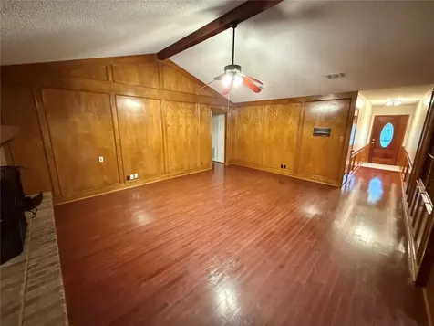 913 Cannan Drive Angleton TX 77515