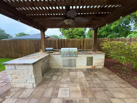 913 Cannan Drive Angleton TX 77515