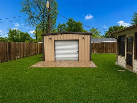 913 Cannan Drive Angleton TX 77515