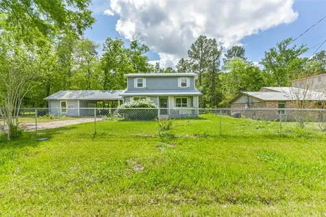131 County Road 3201 Cleveland TX 77327