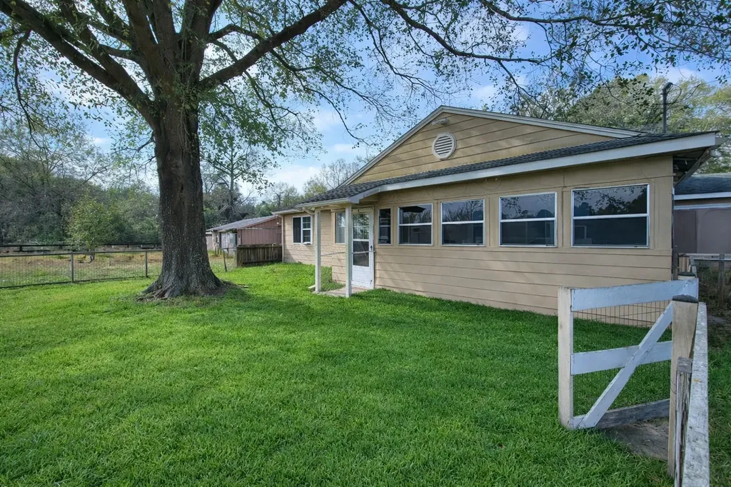 350 Robbie Lee Road Magnolia TX 77354