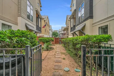 3223 Maxroy Street Houston TX 77008