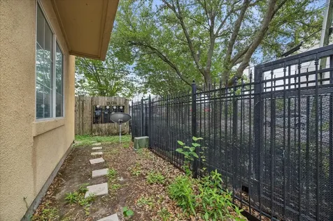 1602 Colorado Street Houston TX 77007