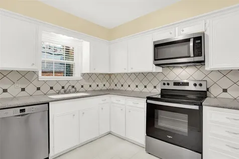 1870 Saxony Lane Nassau Bay TX 77058