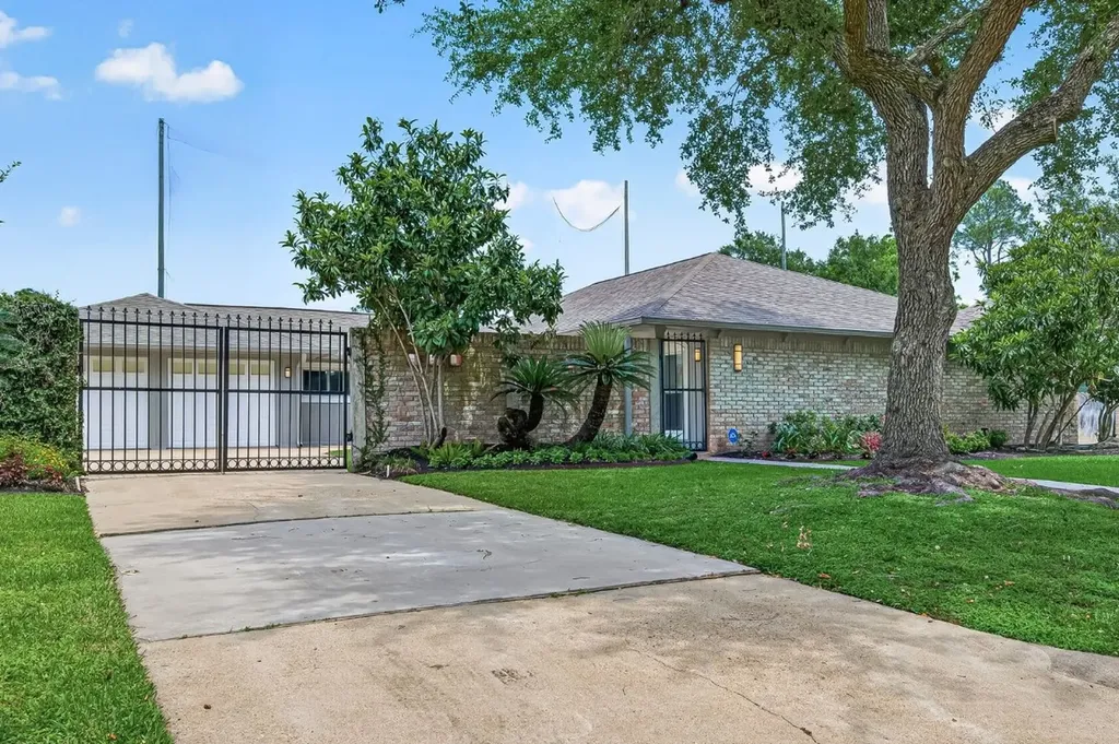 3043 Bonney Briar Drive Missouri City TX 77459