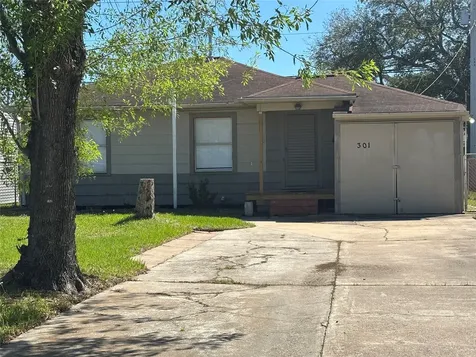 301 19th Avenue N Texas City TX 77590