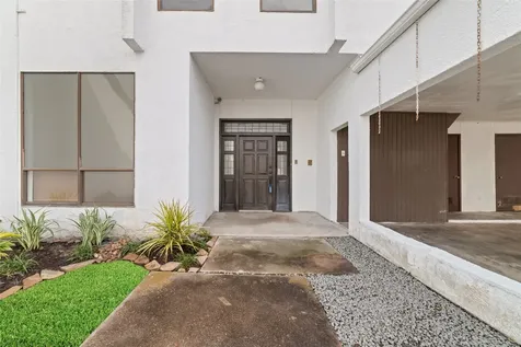 7655 S Braeswood Boulevard 5 Houston TX 77071