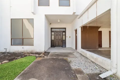7655 S Braeswood Boulevard 5 Houston TX 77071