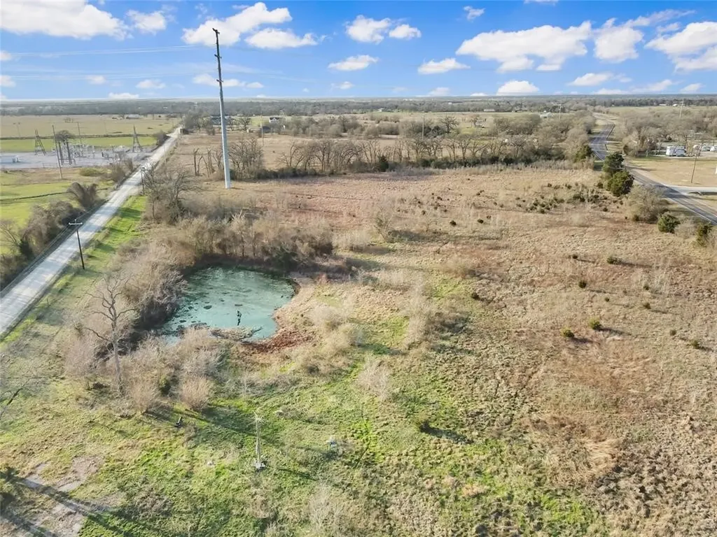 4864 Country Road 127 Bedias TX 77831