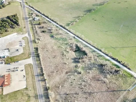 4864 Country Road 127 Bedias TX 77831