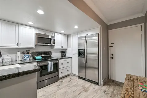 7310 Seawall Boulevard 902/903 Galveston TX 77551