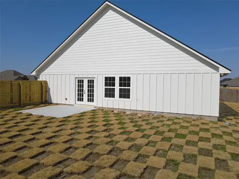 161 Turnrow Cove Snook TX 77878