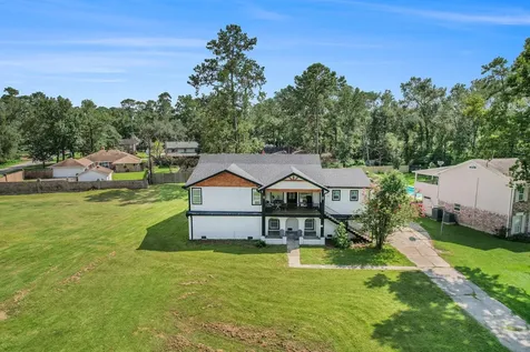 302 Brook Hollow Drive Conroe TX 77385