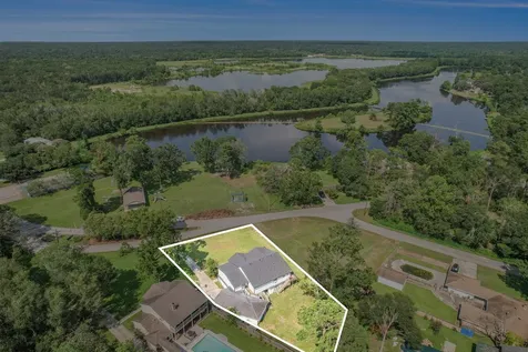 302 Brook Hollow Drive Conroe TX 77385