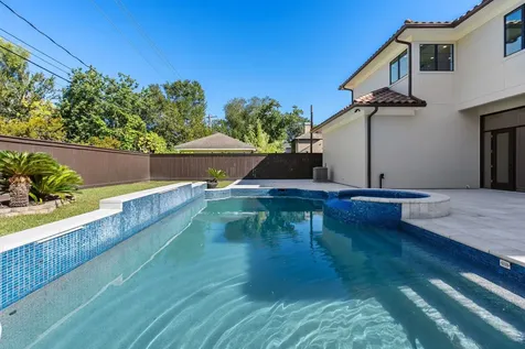 4134 Bellefontaine Street Houston TX 77025