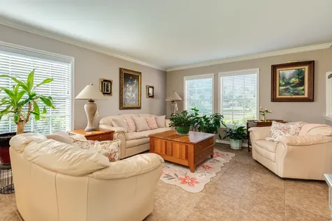 320 N Amherst Drive West Columbia TX 77486