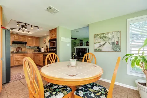 320 N Amherst Drive West Columbia TX 77486