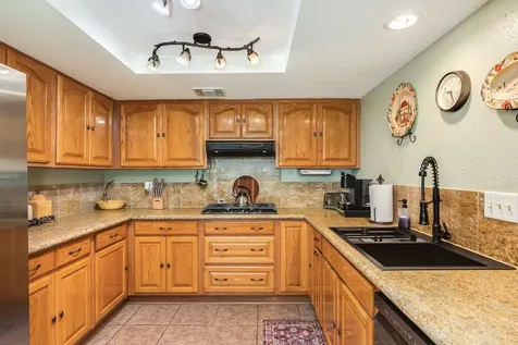 320 N Amherst Drive West Columbia TX 77486