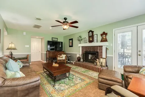 320 N Amherst Drive West Columbia TX 77486