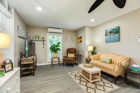 320 N Amherst Drive West Columbia TX 77486