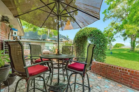 320 N Amherst Drive West Columbia TX 77486