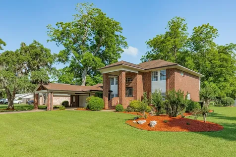 320 N Amherst Drive West Columbia TX 77486