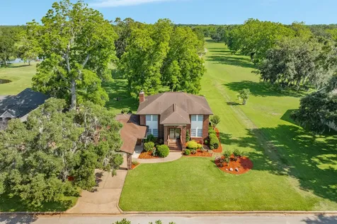 320 N Amherst Drive West Columbia TX 77486