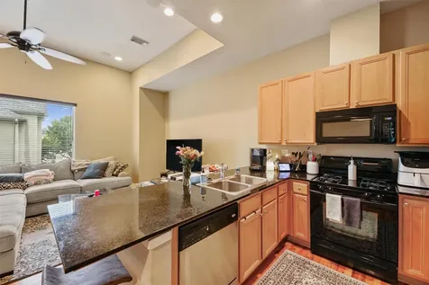 4514 Center Street C Houston TX 77007