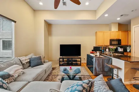 4514 Center Street C Houston TX 77007