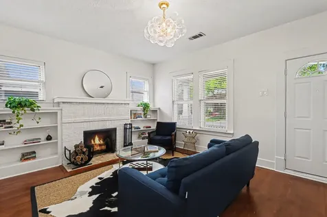 1118 Peddie Street Houston TX 77009