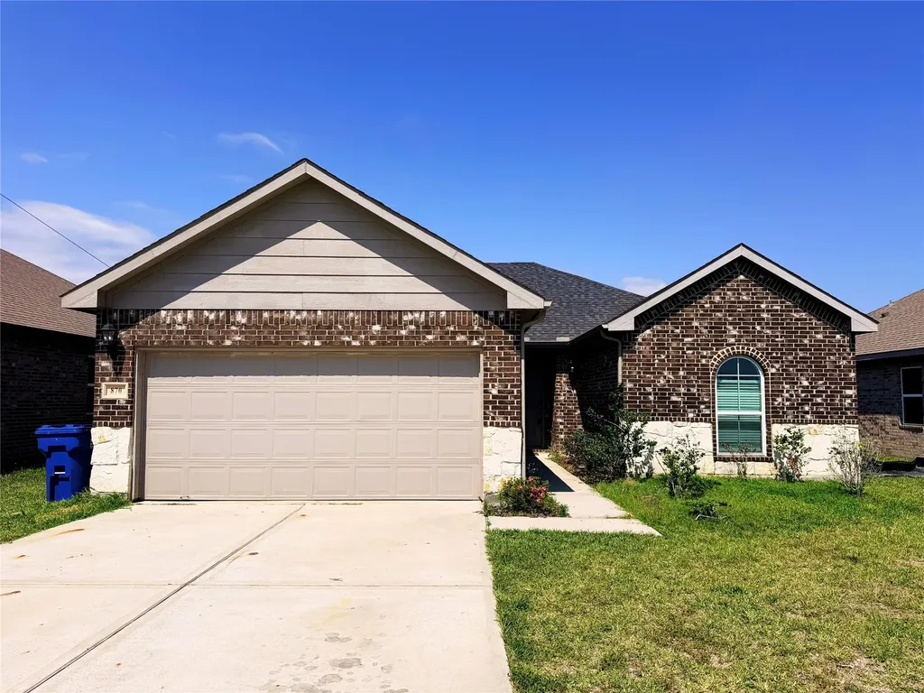 870 5102 Road Cleveland TX 77327