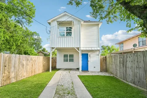 210 Garrotsville Street Houston TX 77022