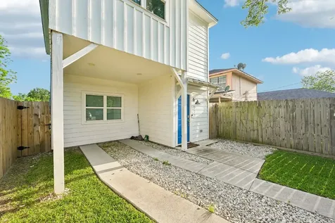 210 Garrotsville Street Houston TX 77022
